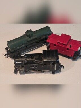 🚂Vintage B&O Engine, Caboose & Tank Car Model Train Set (3) Pieces Plus Scenery
